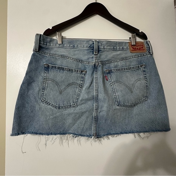 Levi’s Icon Denim Mini Skirt Size 33 - Picture 4 of 6